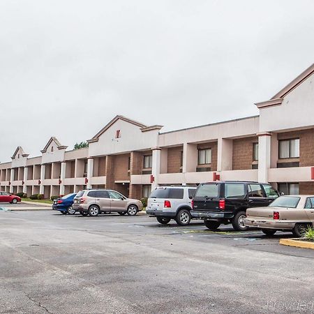 Red Roof Inn & Suites Mt Holly - Mcguire Afb Westampton Eksteriør billede