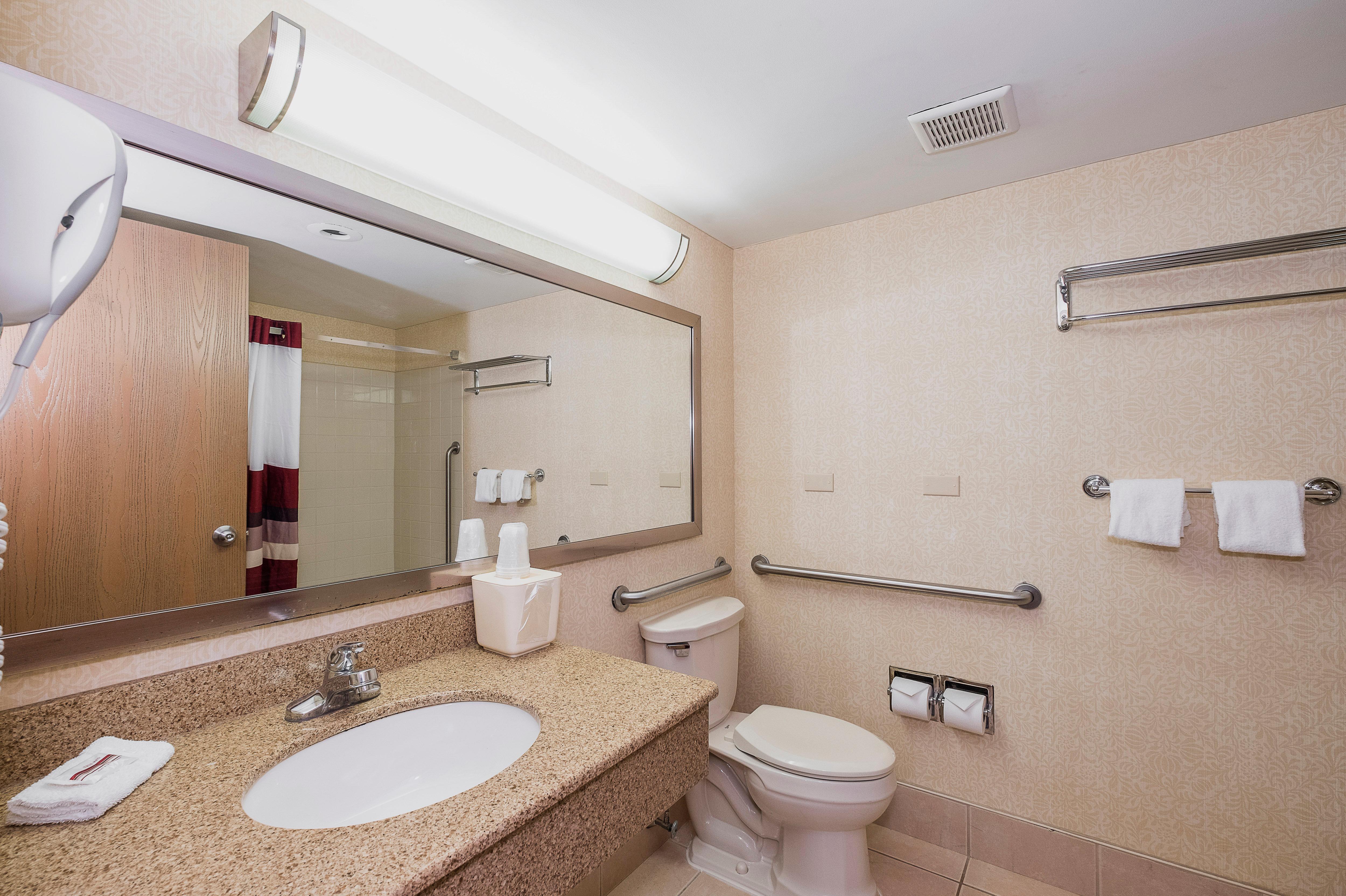 Red Roof Inn & Suites Mt Holly - Mcguire Afb Westampton Eksteriør billede