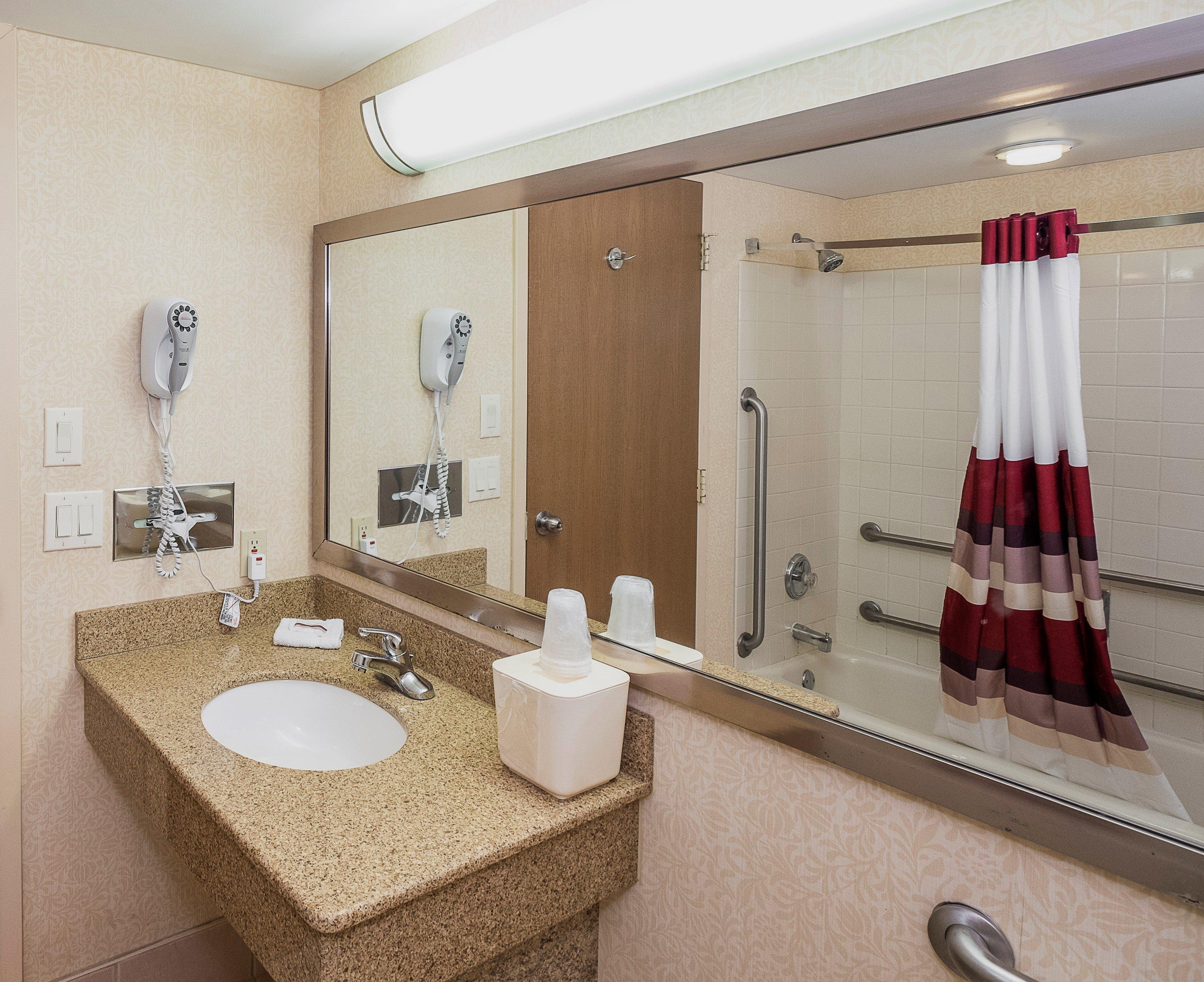 Red Roof Inn & Suites Mt Holly - Mcguire Afb Westampton Eksteriør billede
