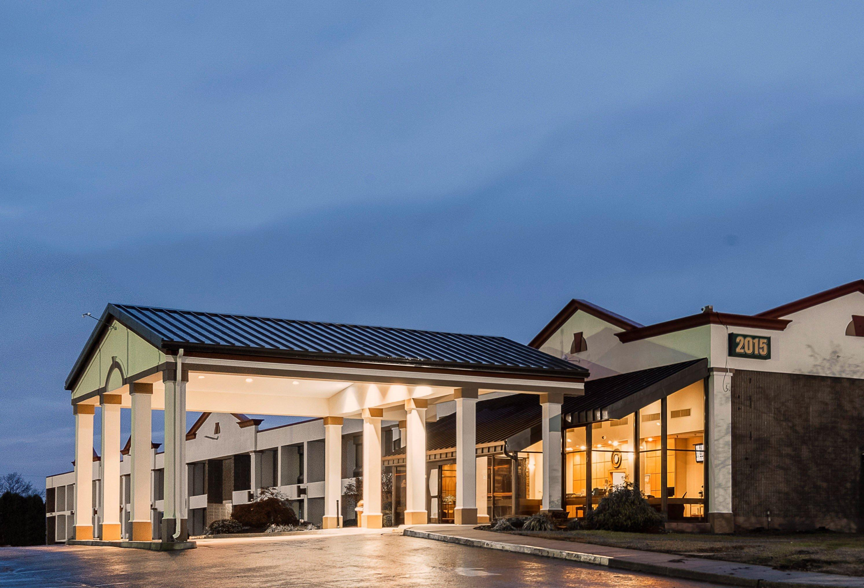 Red Roof Inn & Suites Mt Holly - Mcguire Afb Westampton Eksteriør billede