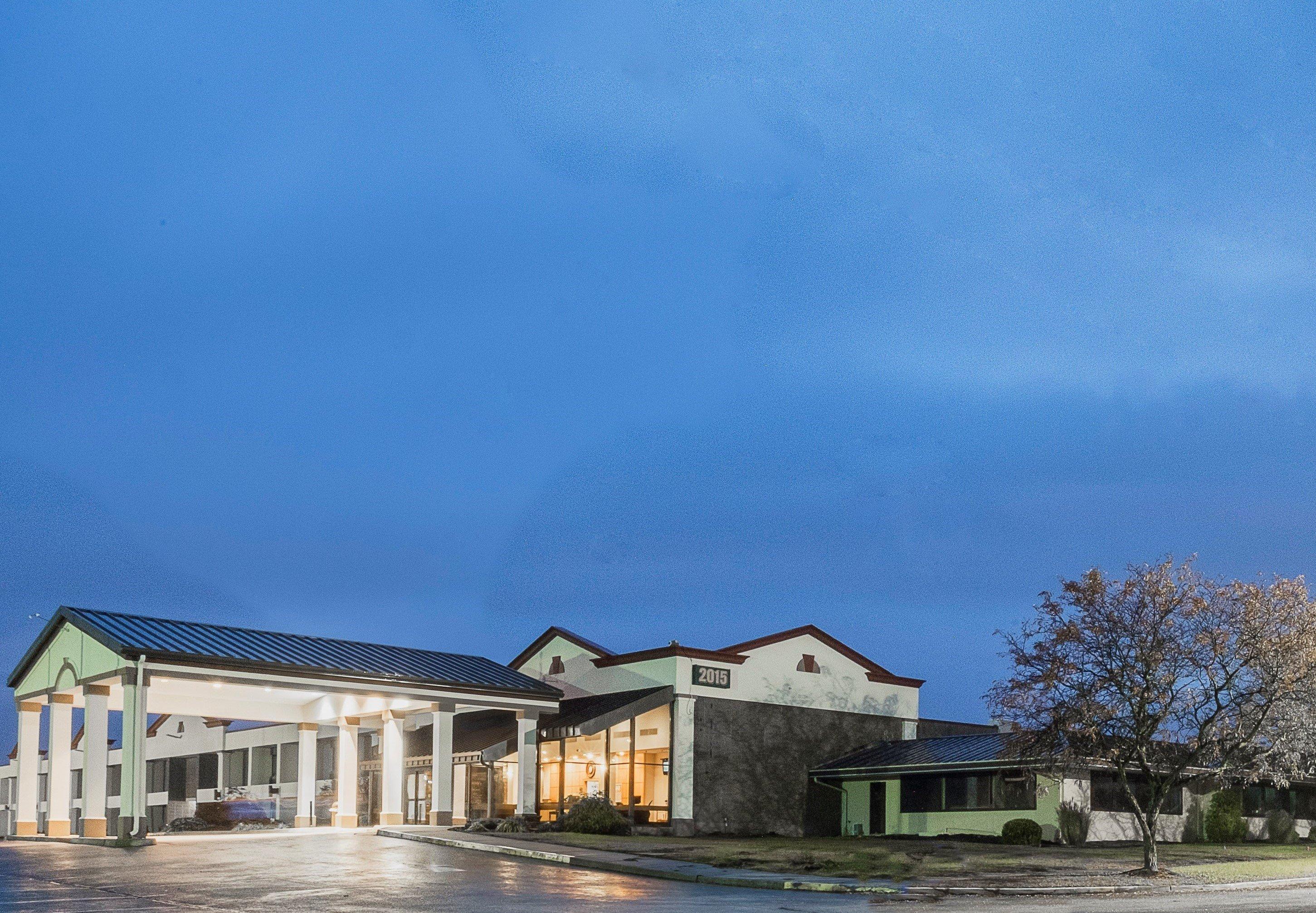 Red Roof Inn & Suites Mt Holly - Mcguire Afb Westampton Eksteriør billede