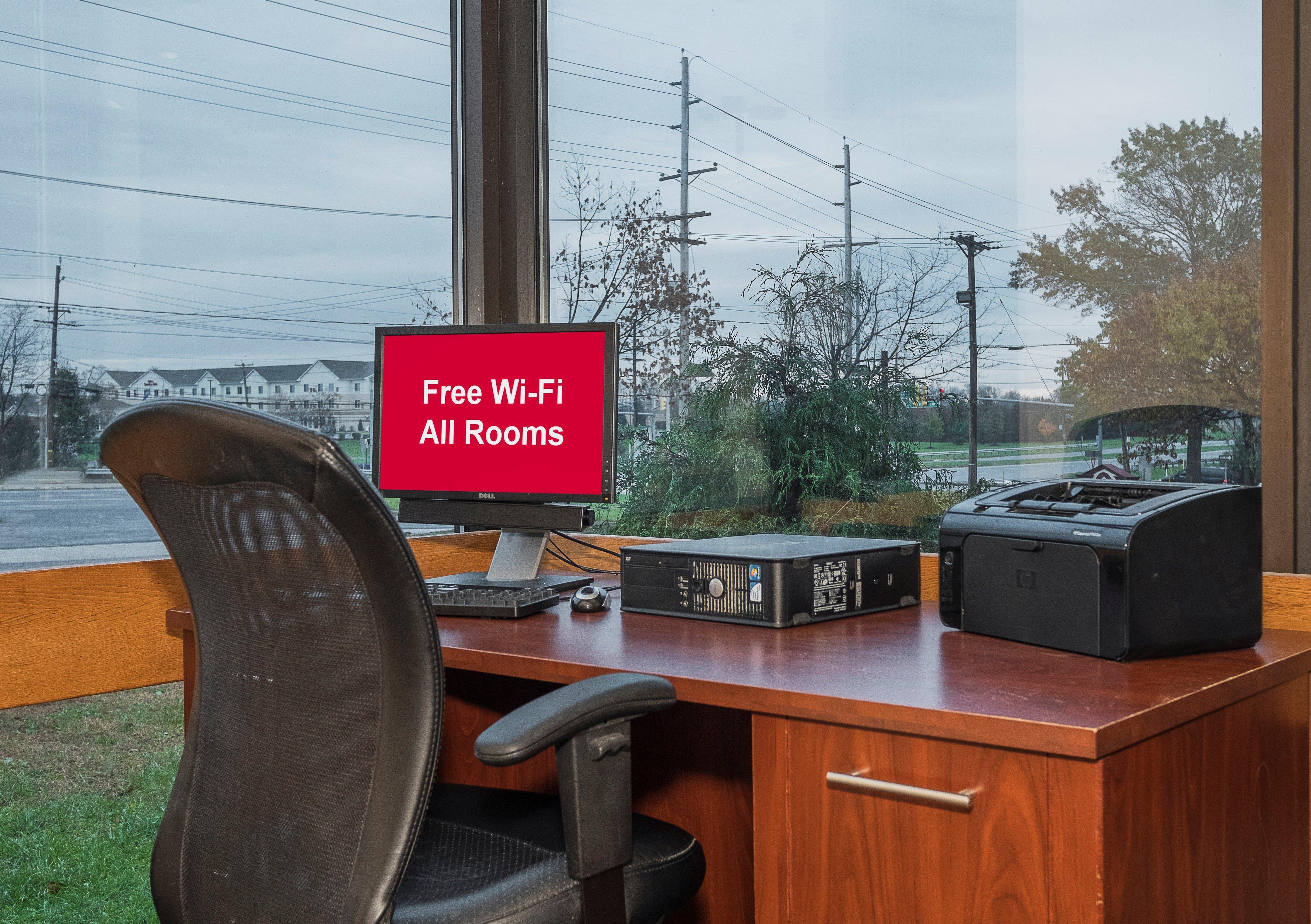 Red Roof Inn & Suites Mt Holly - Mcguire Afb Westampton Eksteriør billede