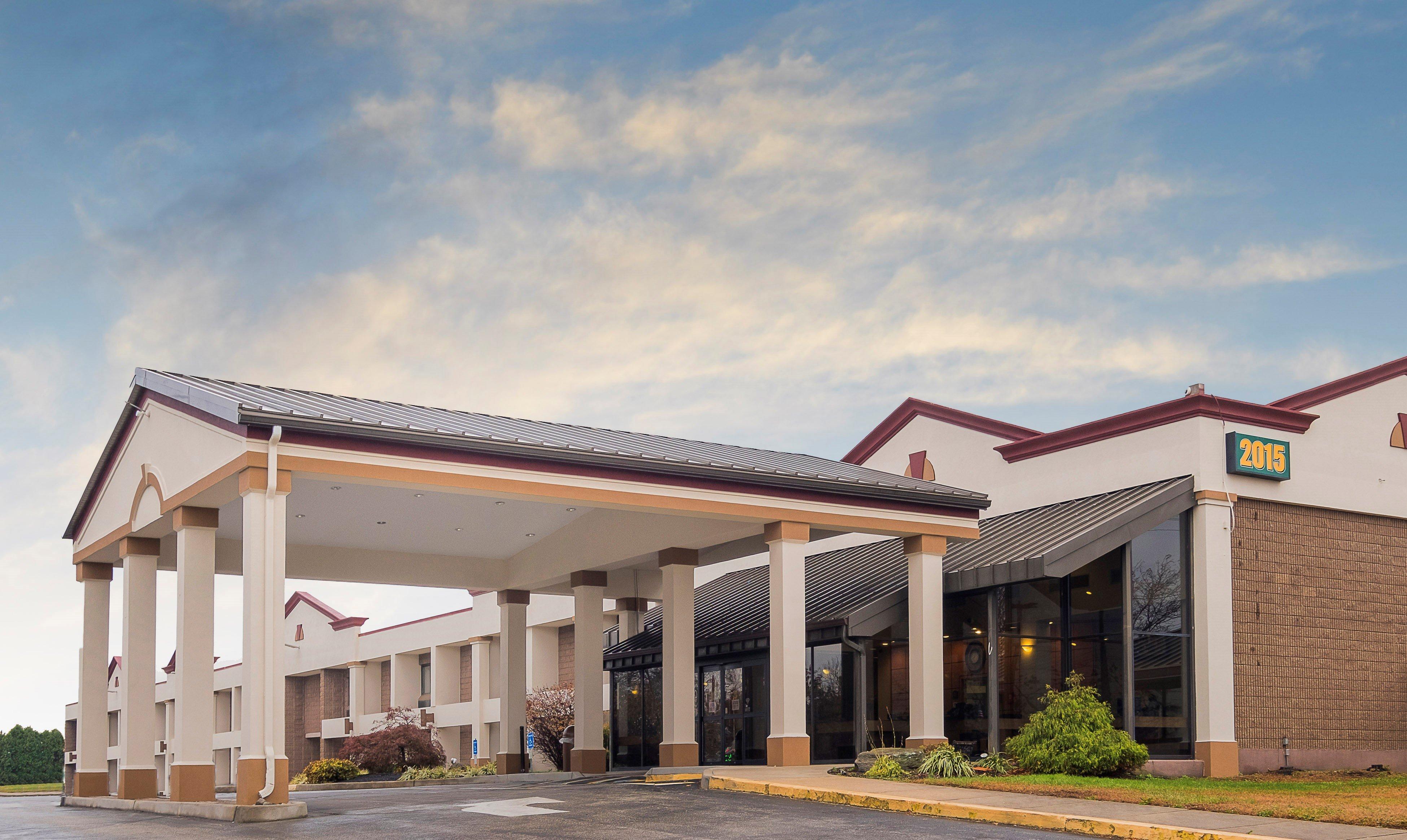 Red Roof Inn & Suites Mt Holly - Mcguire Afb Westampton Eksteriør billede