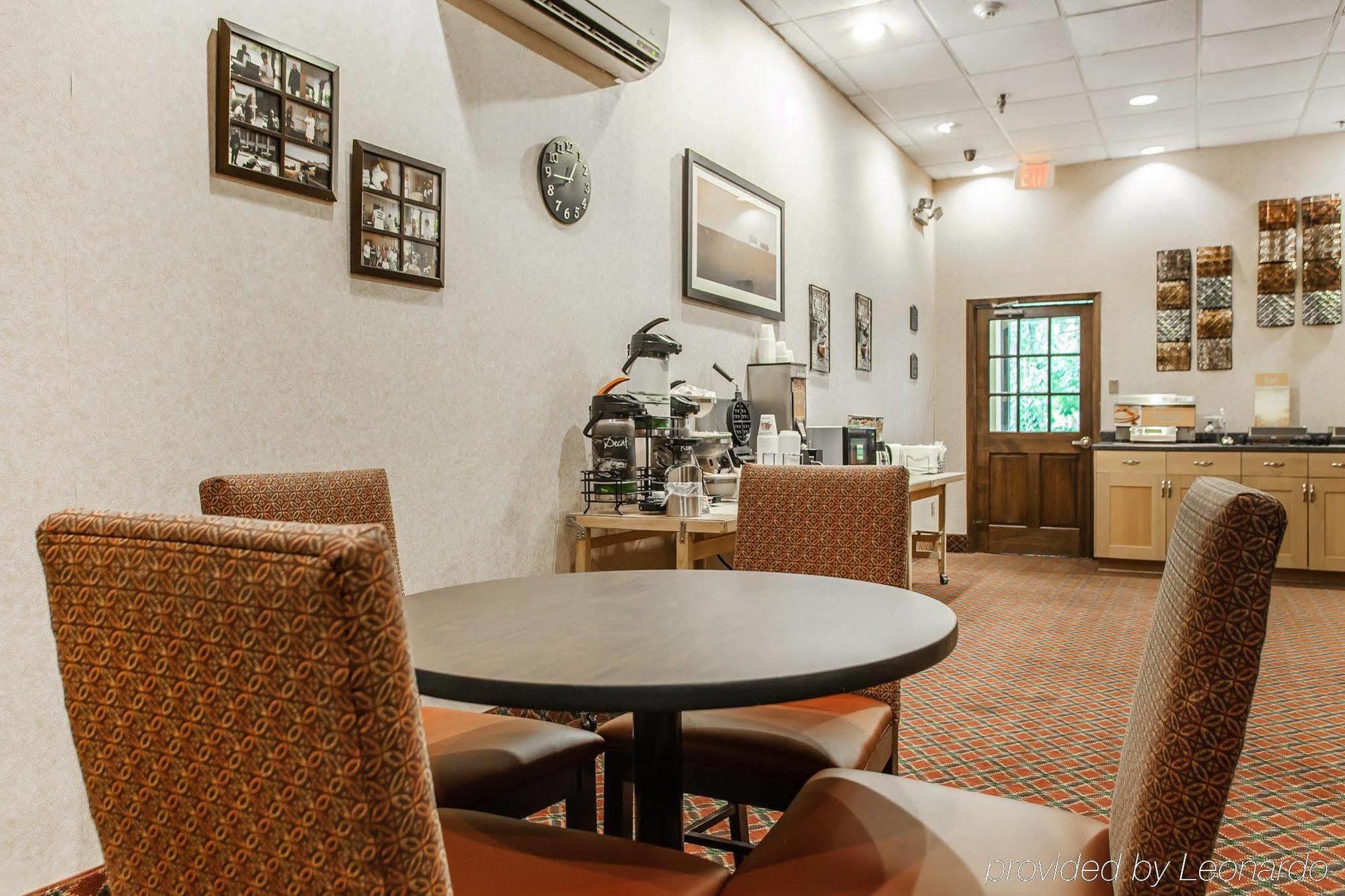 Red Roof Inn & Suites Mt Holly - Mcguire Afb Westampton Eksteriør billede