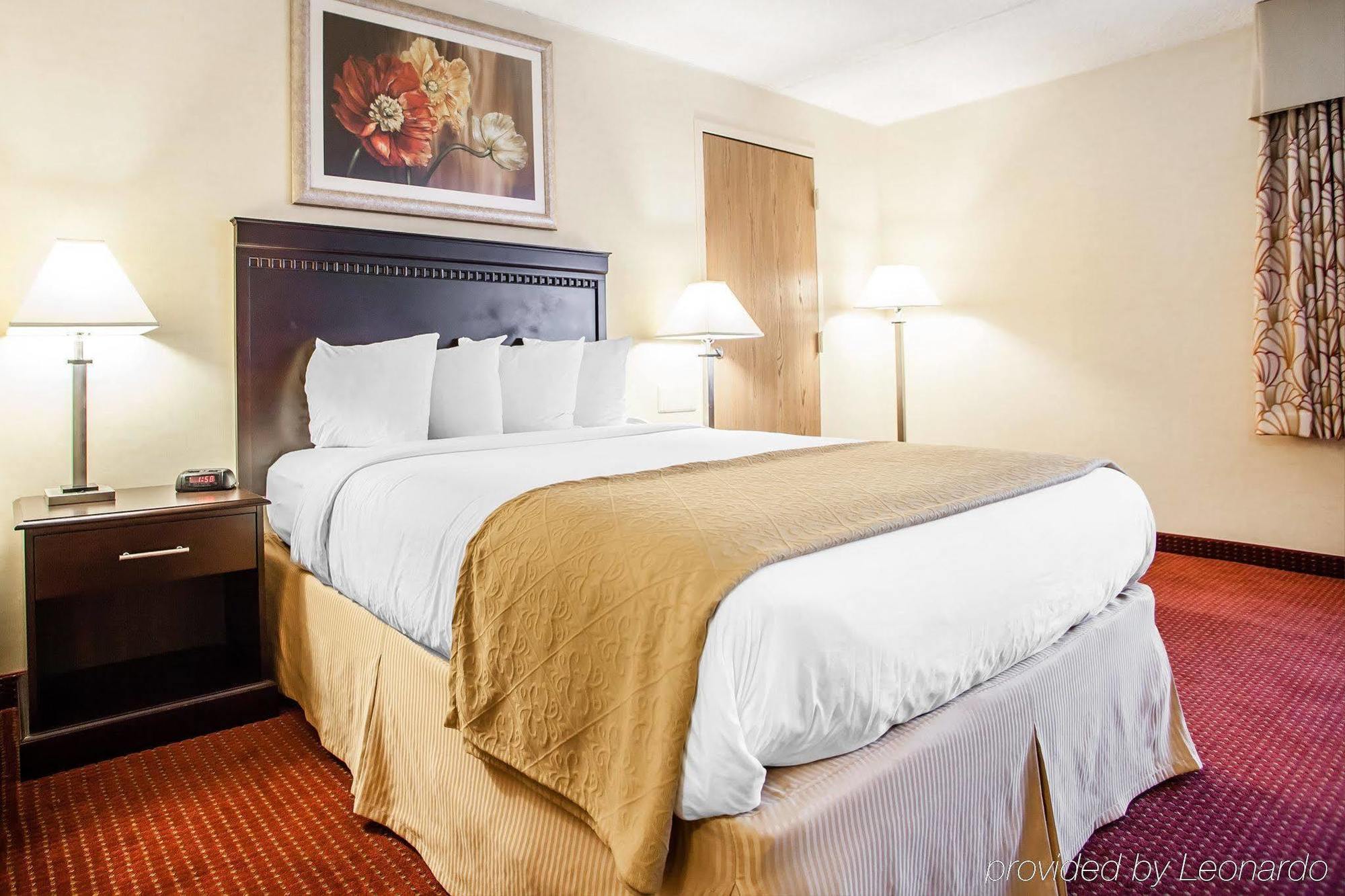 Red Roof Inn & Suites Mt Holly - Mcguire Afb Westampton Eksteriør billede