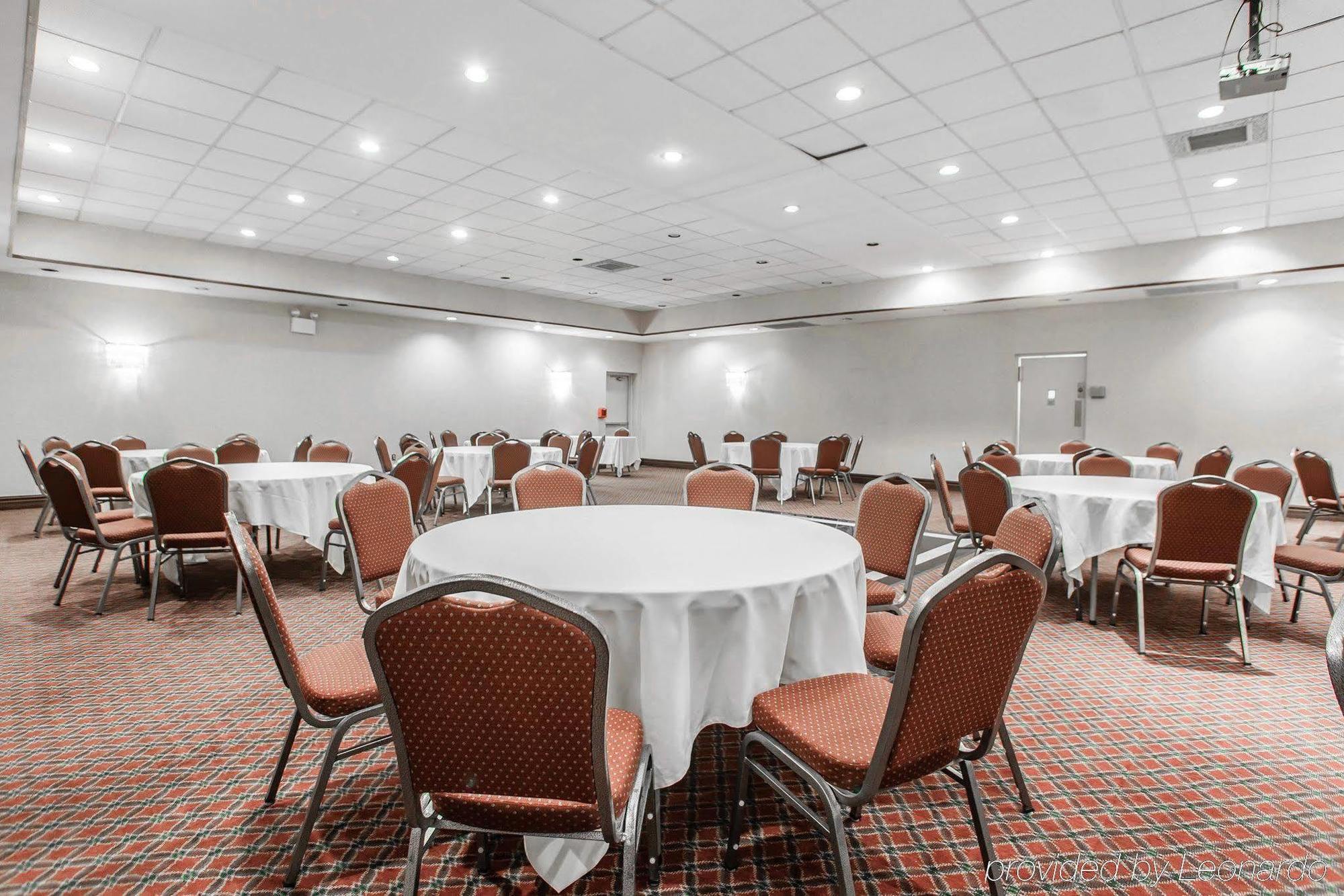 Red Roof Inn & Suites Mt Holly - Mcguire Afb Westampton Eksteriør billede